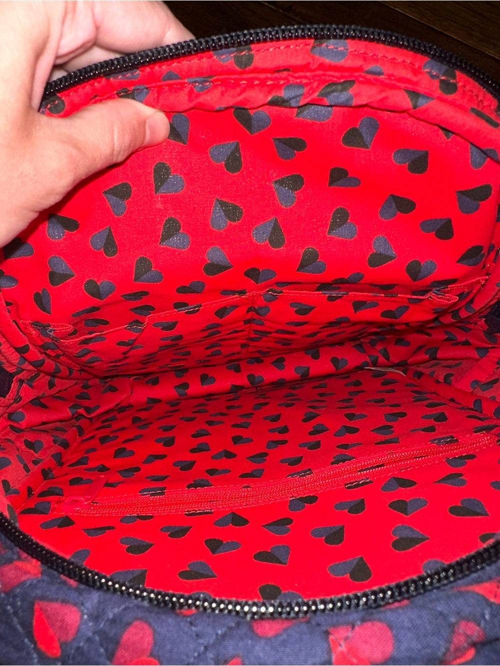 New Without Tags Vera Bradley backpack in the "Sweethearts" quilted pattern - Picture 4 of 6